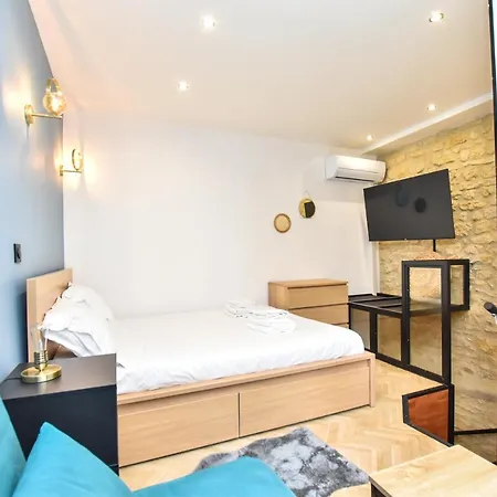 شقة Cmg- Magnifique En Duplex - 3p - Commerce *